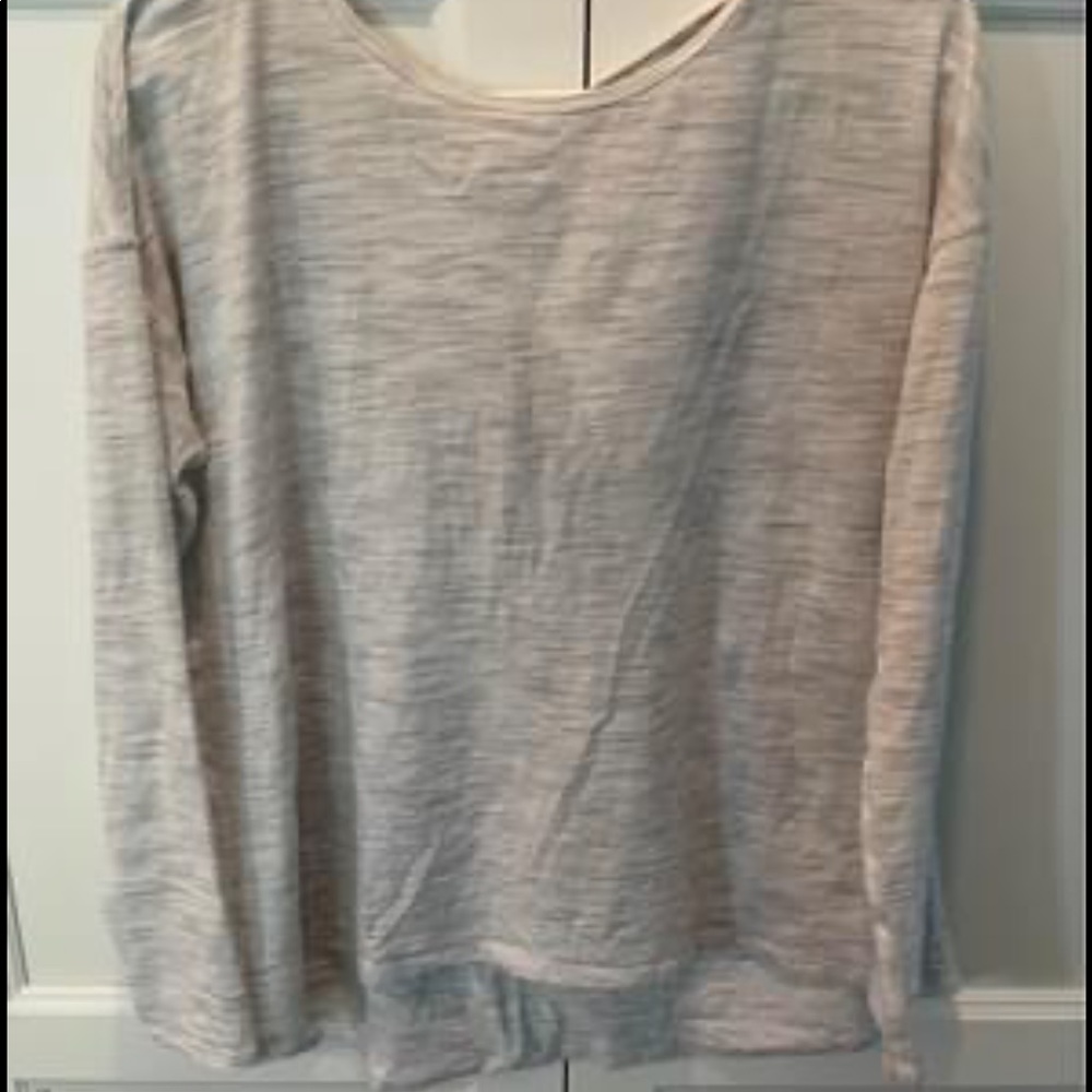 Lululemon size 4 long sleeved shirt